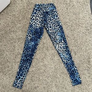 BOGO Liquido Blue Leopard Leggings